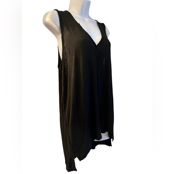 DAYTRIP BLACK SLEEVELESS TOP - Picture 2 of 4